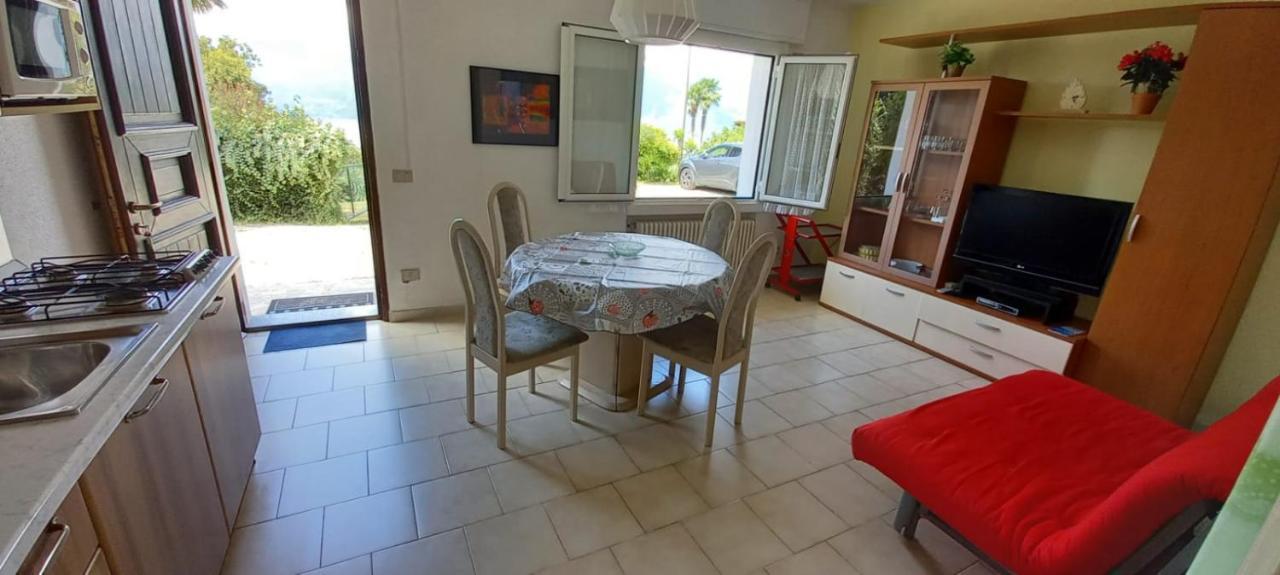 Apartament Giardino Porto Valtravaglia Zewnętrze zdjęcie